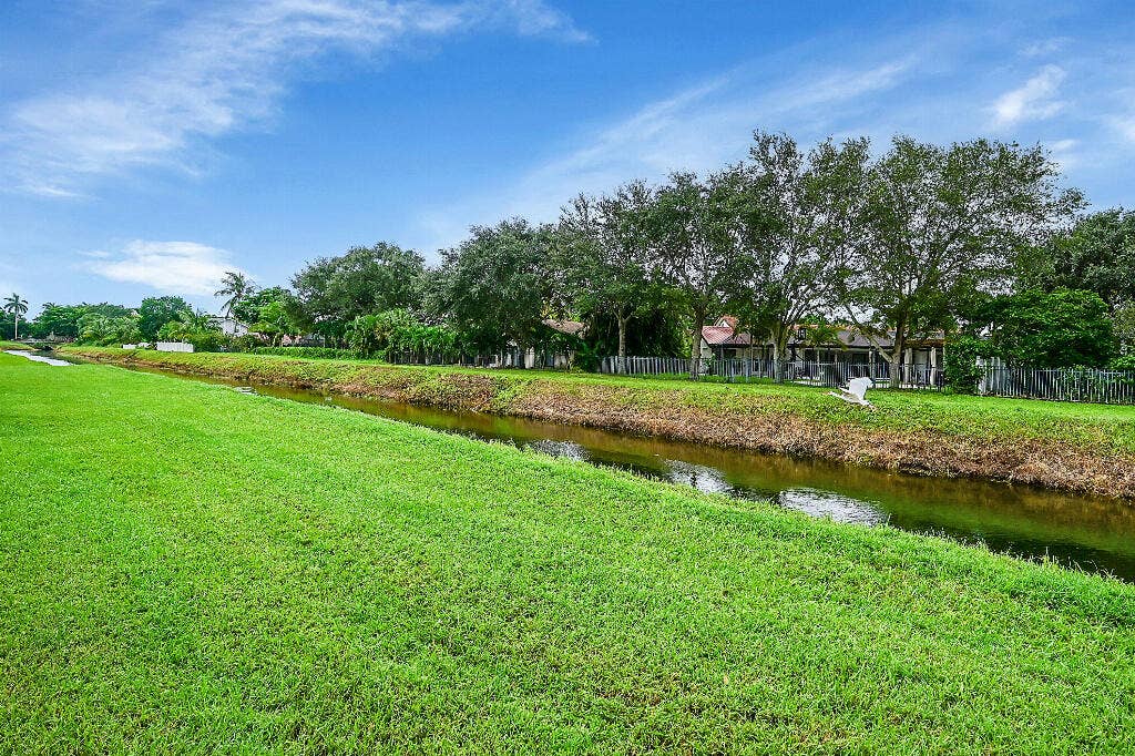 6130 Via Tierra Drive, Boca Raton, FL 33433 6130 Via Tierra Drive, Boca Raton