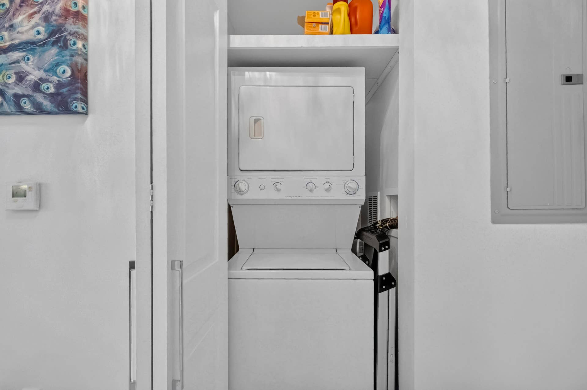 2631 NE 14TH Avenue, #216, Wilton Manors, FL 33334 Washer & dryer combo