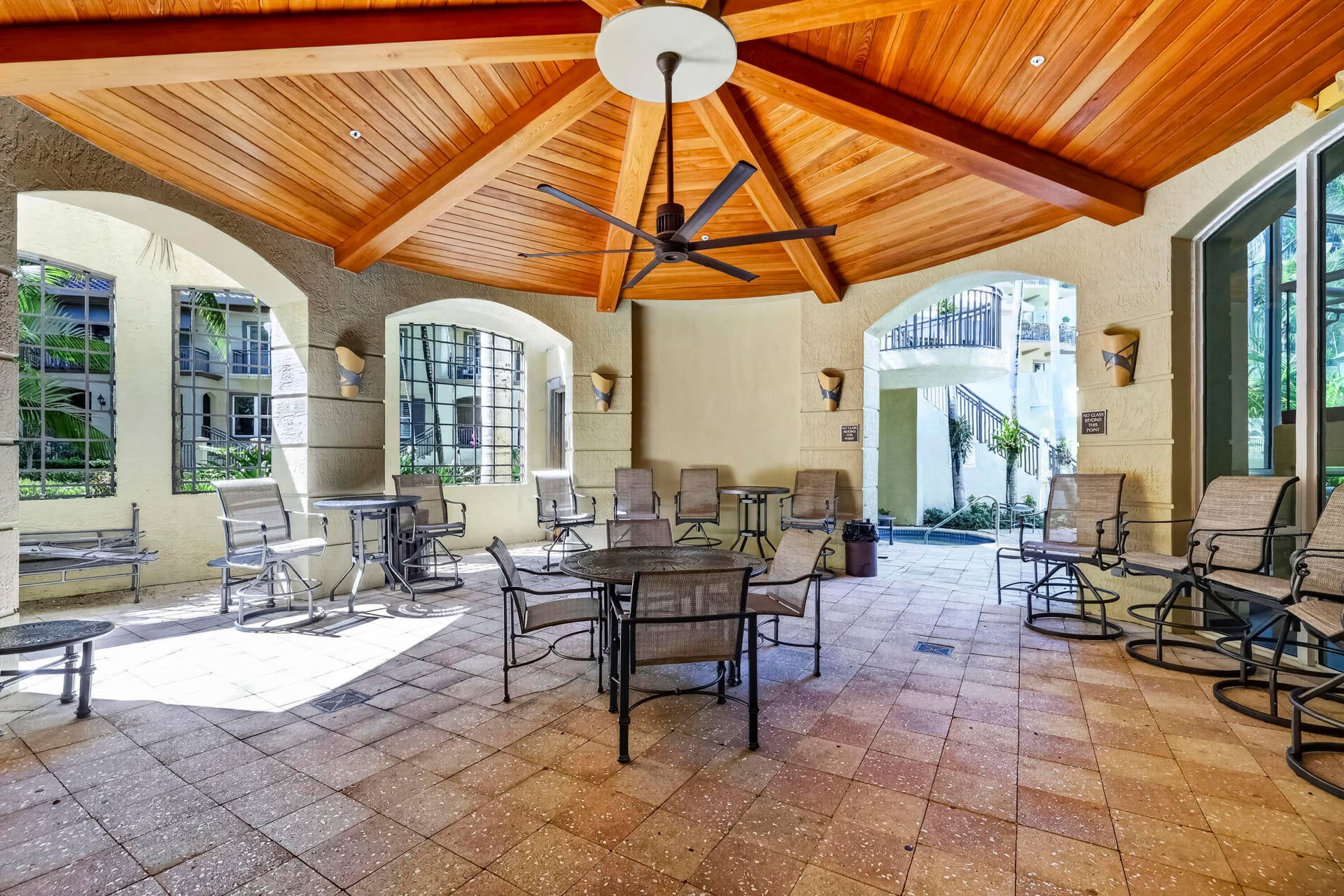 2631 NE 14TH Avenue, #216, Wilton Manors, FL 33334 Covered outdoor kitchen area