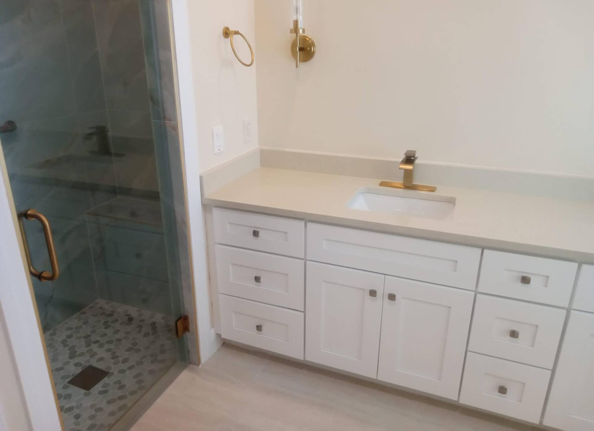 7703 CAPRIO Drive, Boynton Beach, FL 33472 Master bedrm bath and cabinet B