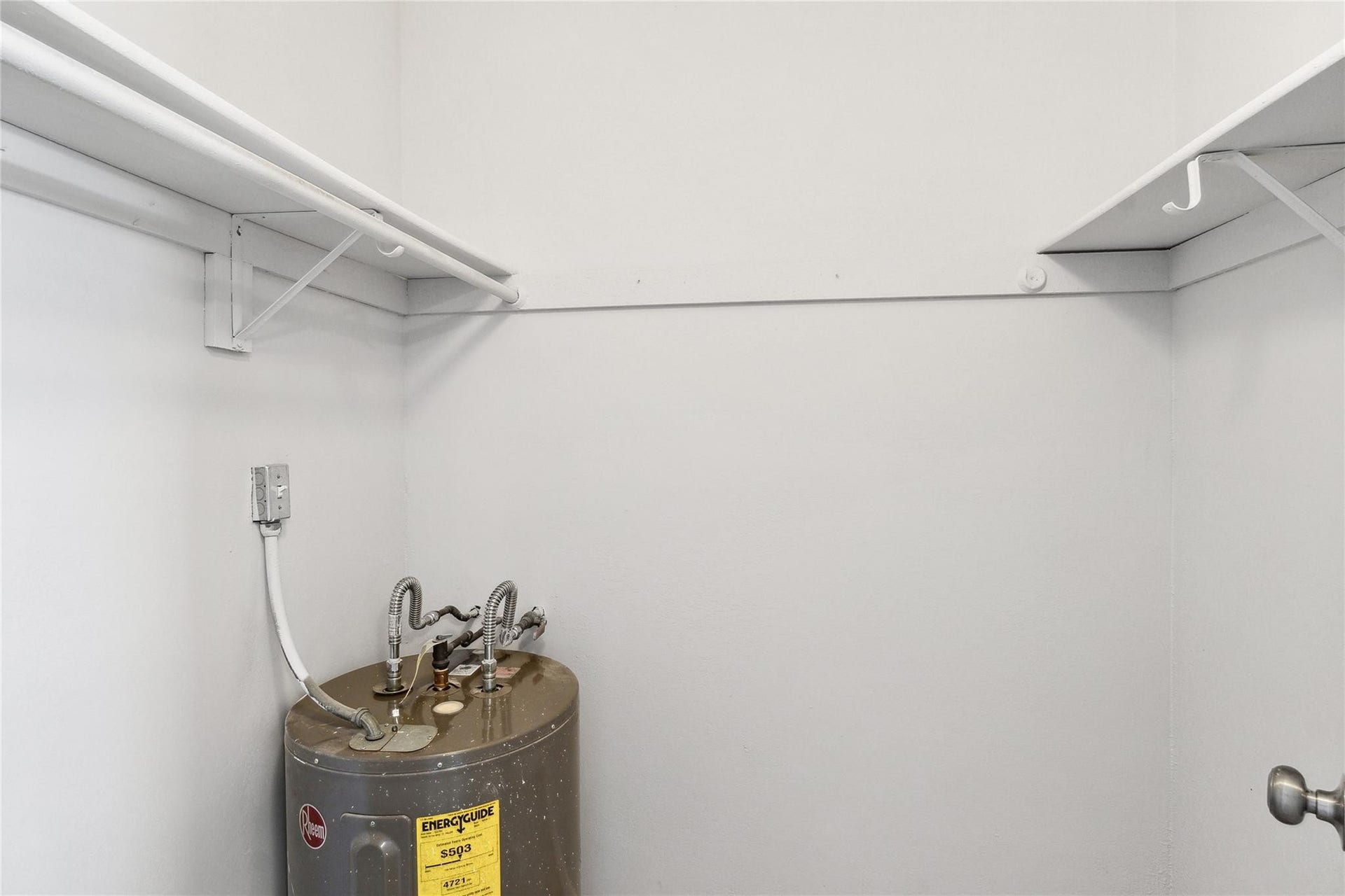 1470 N DIXIE Highway, #19, Fort Lauderdale, Fort Lauderdale, FL 33304 Walk in closet