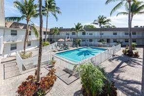 1470 N DIXIE Highway, #19, Fort Lauderdale, Fort Lauderdale, FL 33304 Pool with tropical landscaped courtyard