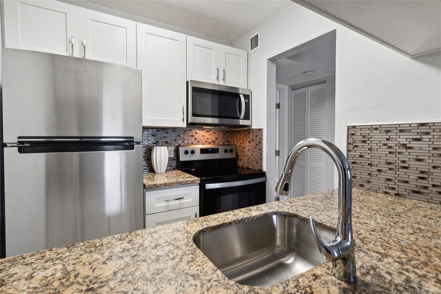 Property photo for 1470 N DIXIE Highway, #19, Fort Lauderdale, FL