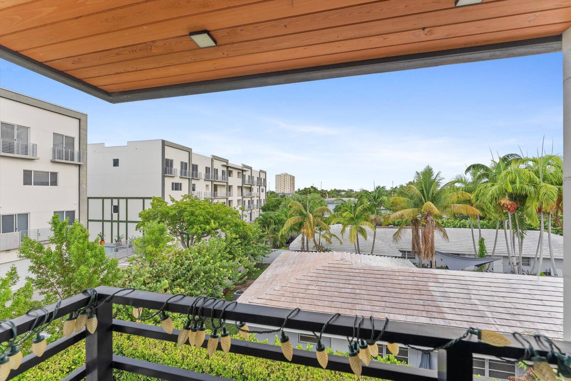 1048 N VICTORIA PARK Road, Fort Lauderdale, FL 33304 34-34