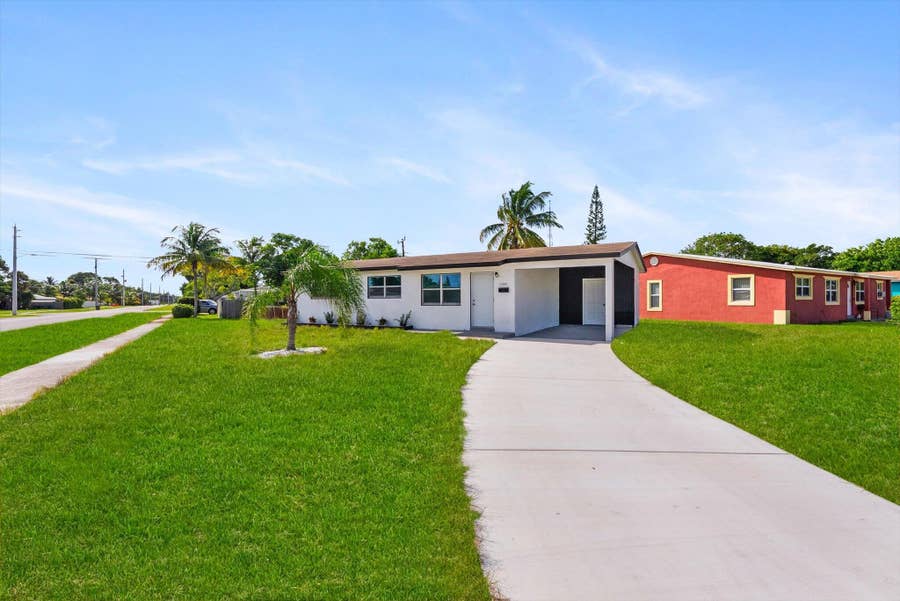 Property photo for 1420 9th Street, Lake Park, FL