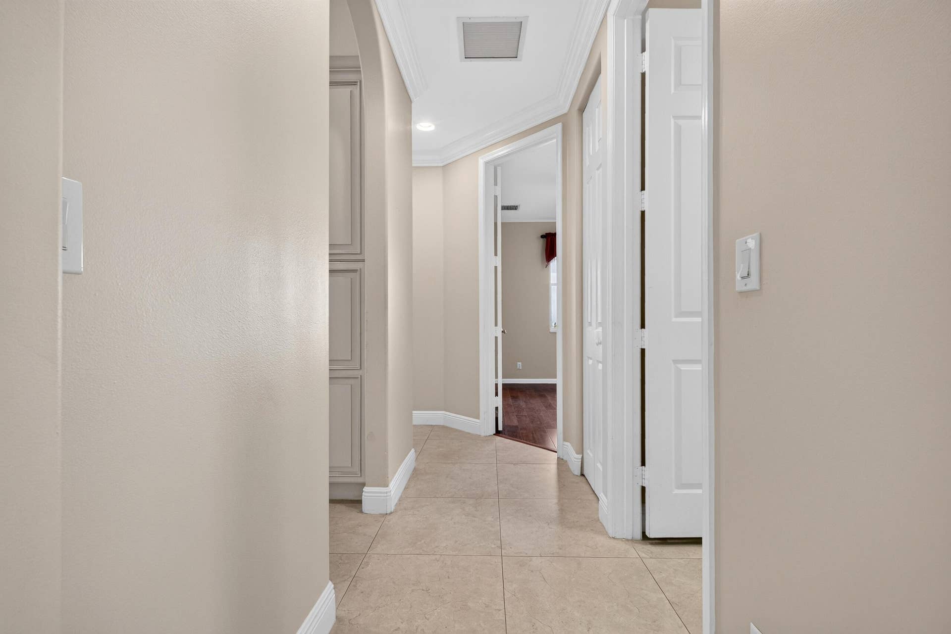 10625 Oak Meadow Lane, Lake Worth, FL 33449 Hallway to wing 2