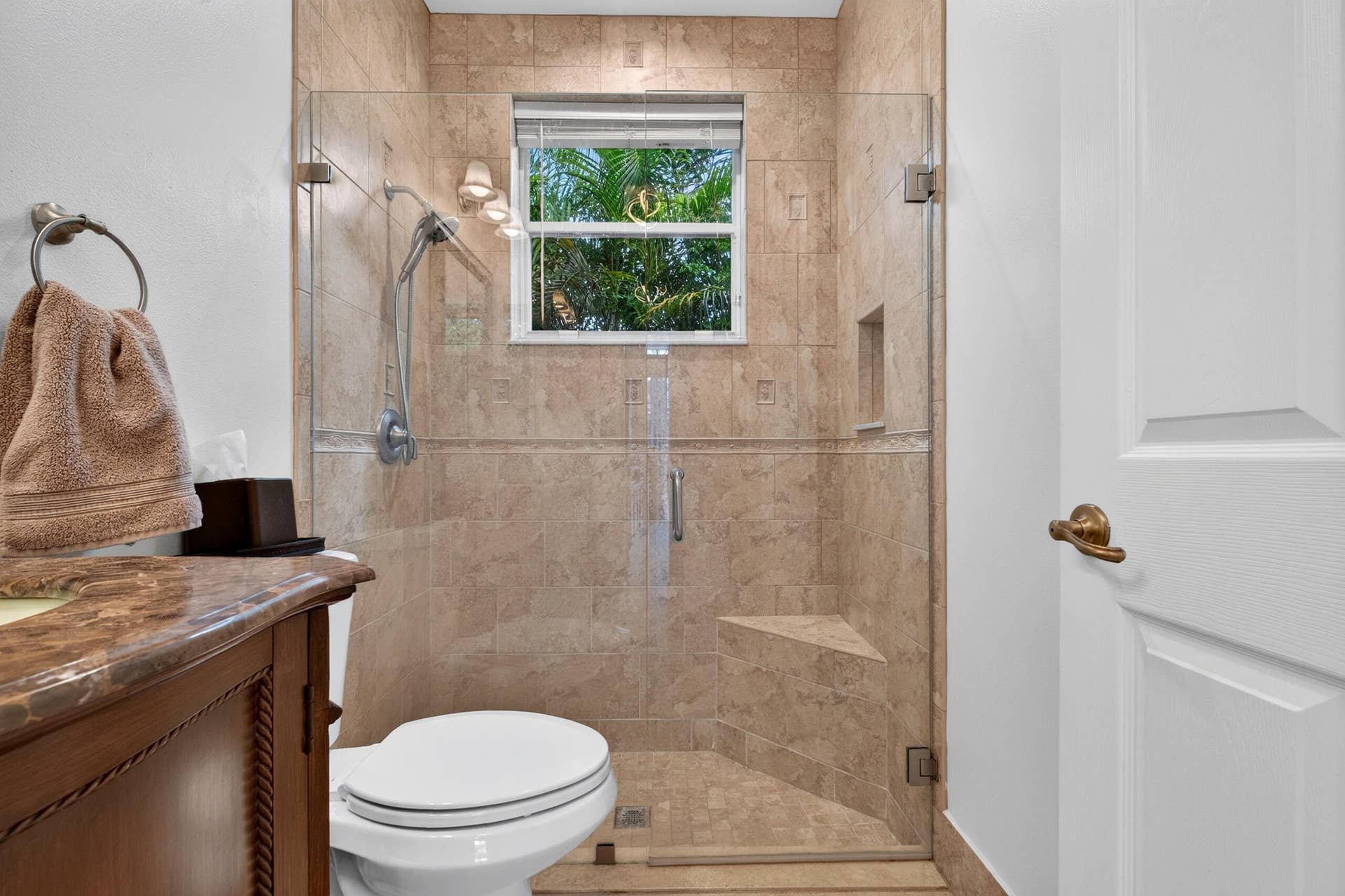 10625 Oak Meadow Lane, Lake Worth, FL 33449 Guest Bathroom 3- Wing 3- Cabana Bath