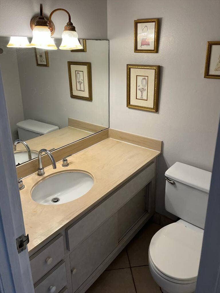 300 BAYVIEW Drive, #403, Sunny Isles Beach, FL 33160 Half Bath
