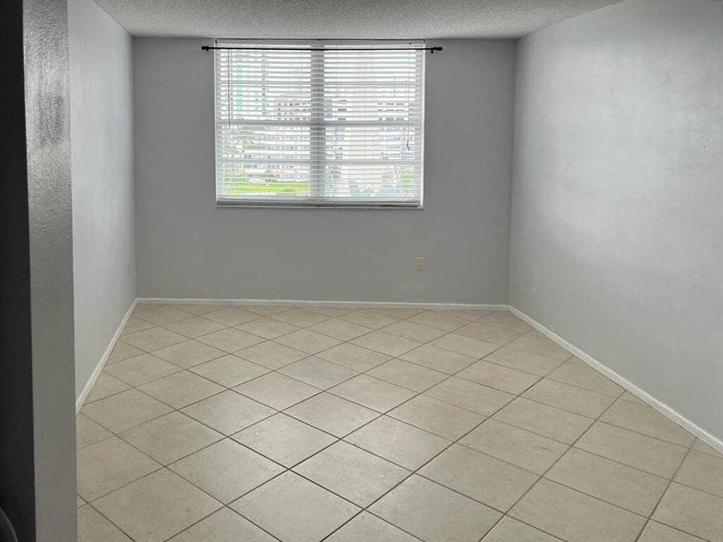 300 BAYVIEW Drive, #403, Sunny Isles Beach, FL 33160 Bedroom