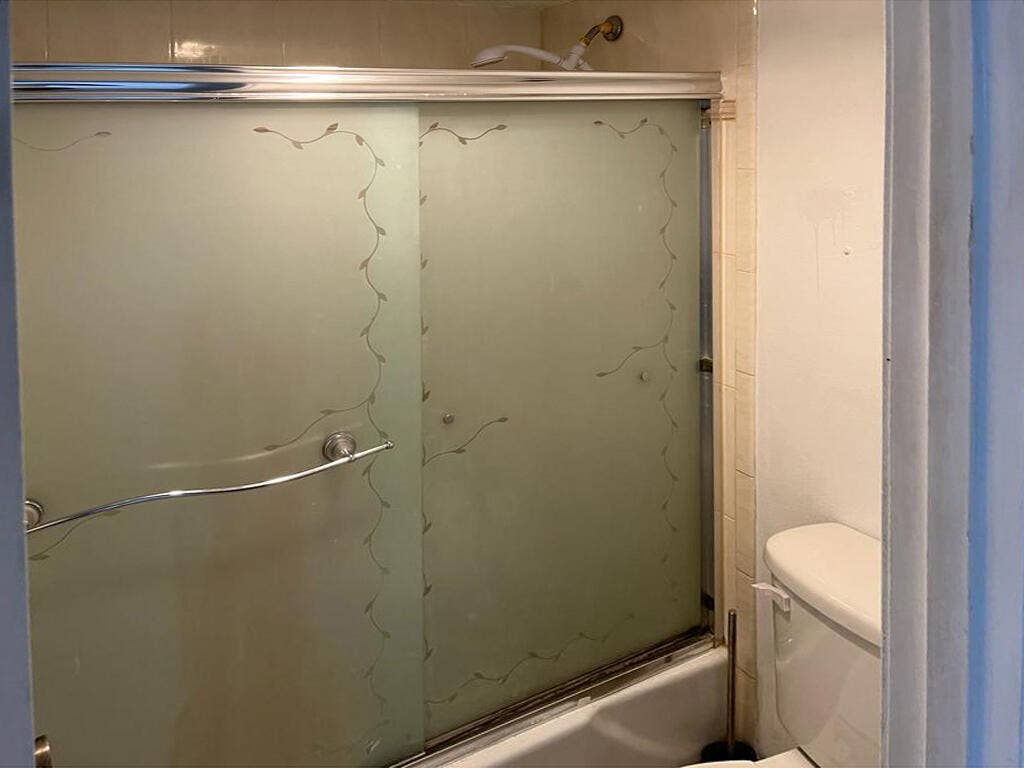 300 BAYVIEW Drive, #403, Sunny Isles Beach, FL 33160 Bathroom