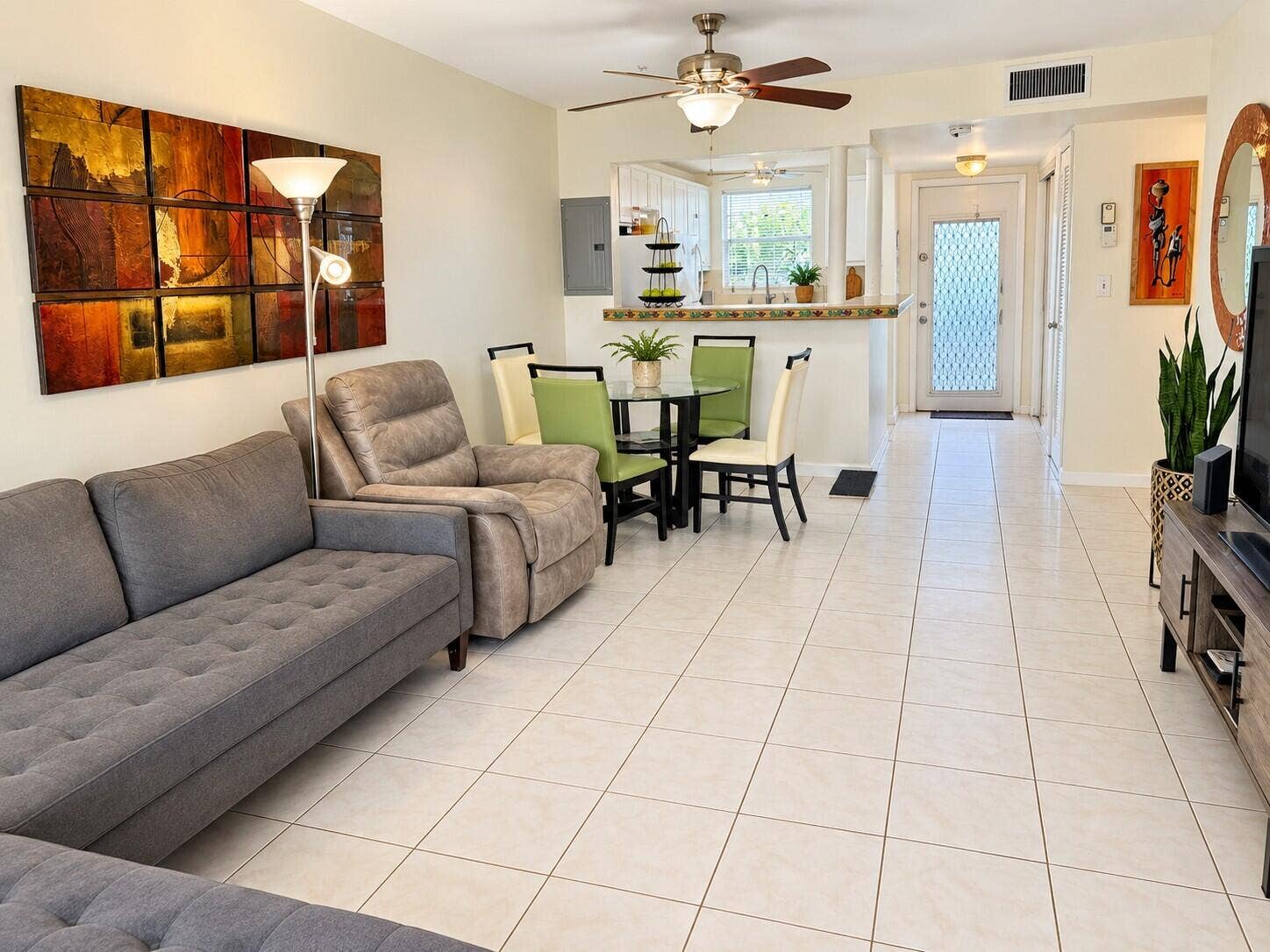 8345 SUNRISE LAKES Boulevard, #109, Sunrise, FL 33322 living diningroom