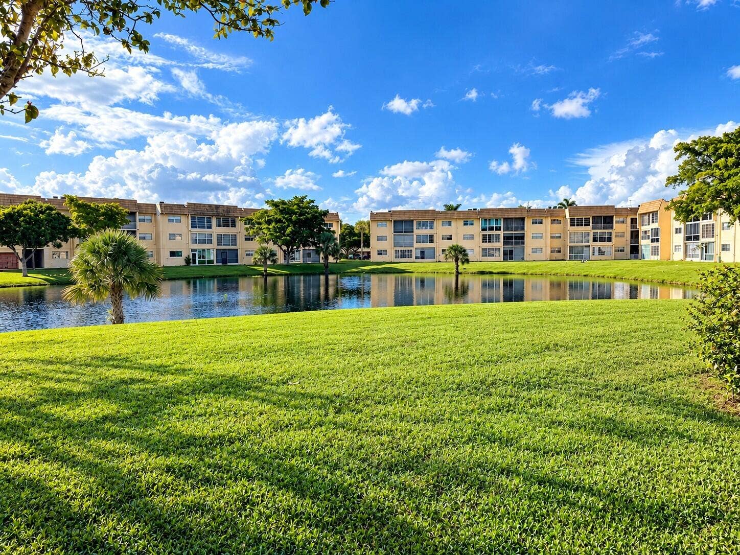 8345 SUNRISE LAKES Boulevard, #109, Sunrise, FL 33322 Lakeside Apartment