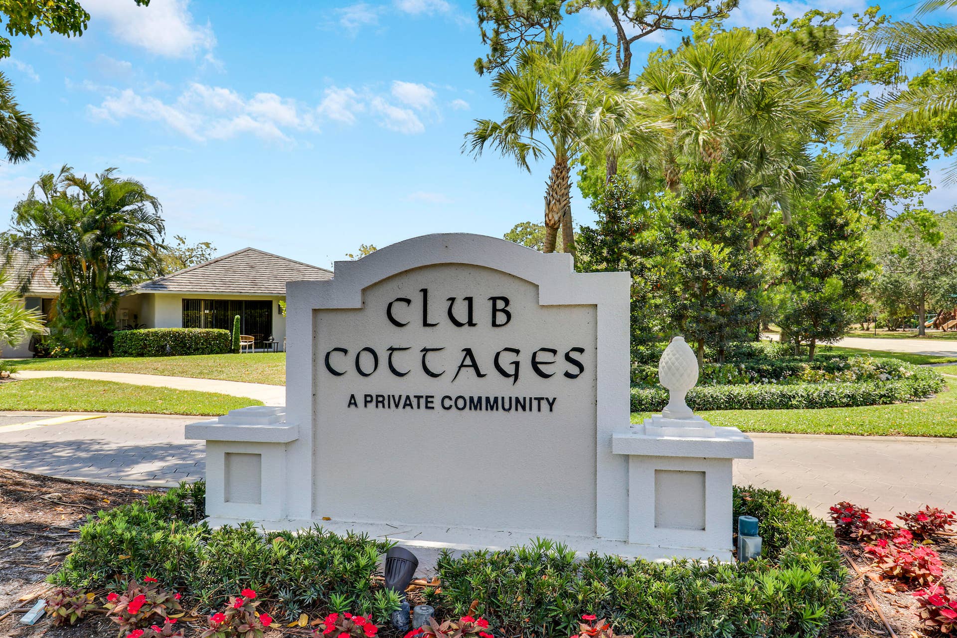 526 Club Drive, Palm Beach Gardens, FL 33418 Club Cottages