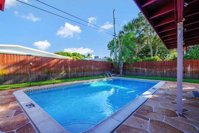 416 LIGHTHOUSE Drive, North Palm Beach, North Palm Beach, FL 33408 416 Lighthouse Drive North-small-030-011