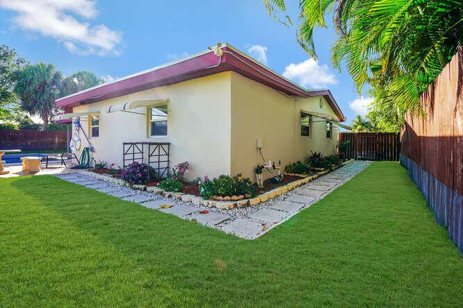 416 LIGHTHOUSE Drive, North Palm Beach, North Palm Beach, FL 33408 416 Lighthouse Drive North-small-033-033