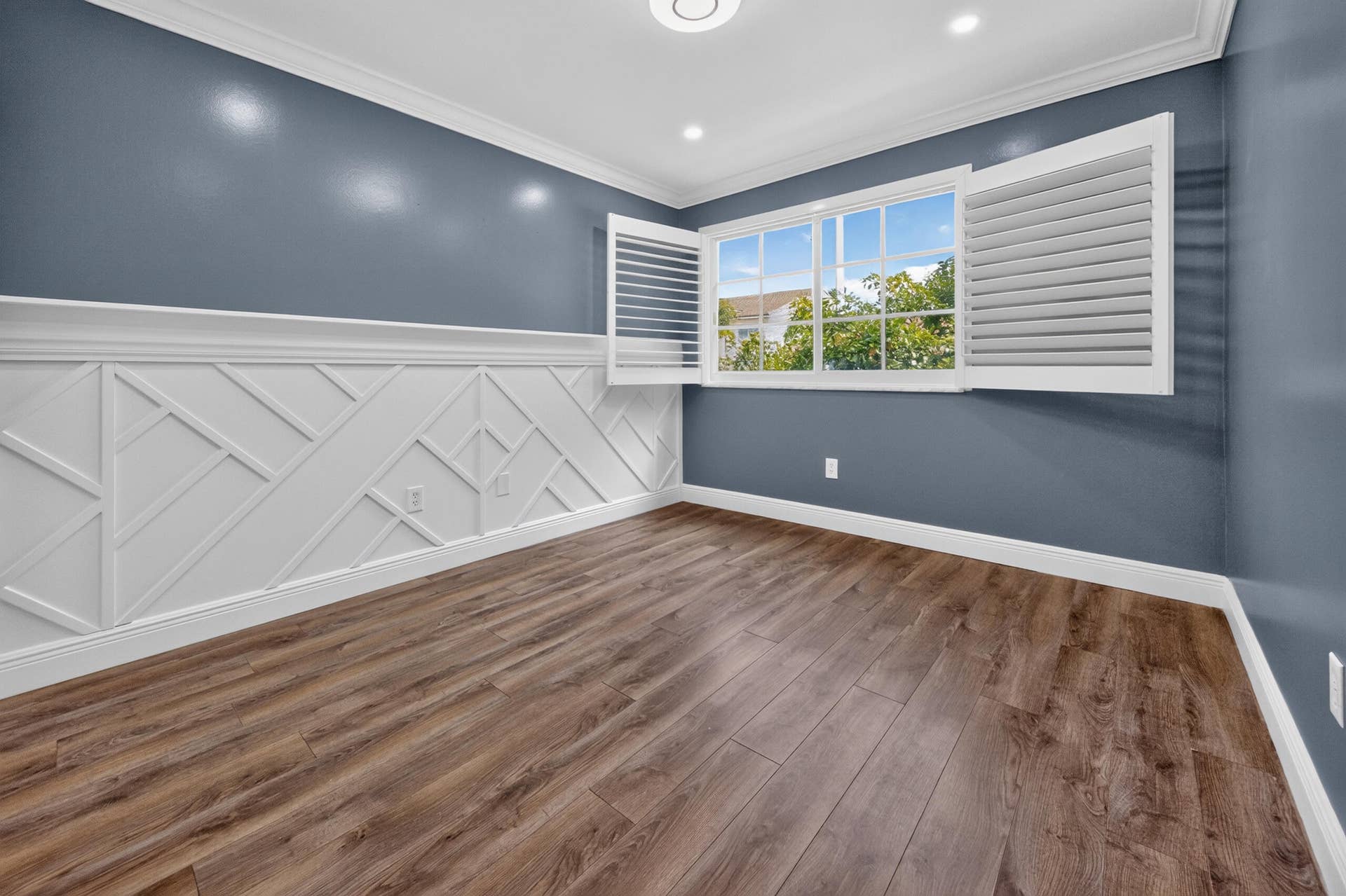 131 Yacht Club Way, #109, Hypoluxo, FL 33462 plantation shutters
