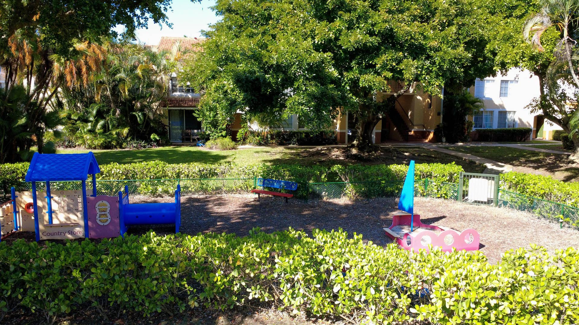 131 Yacht Club Way, #109, Hypoluxo, FL 33462 tot lot