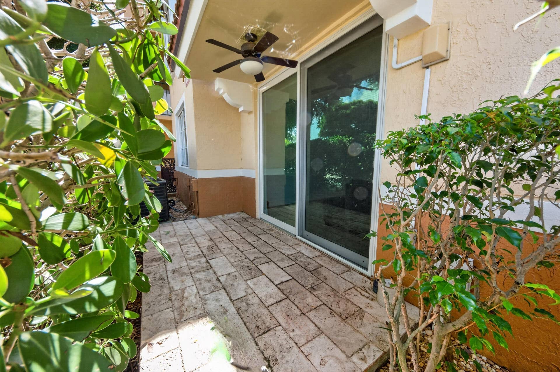 131 Yacht Club Way, #109, Hypoluxo, FL 33462 private patio