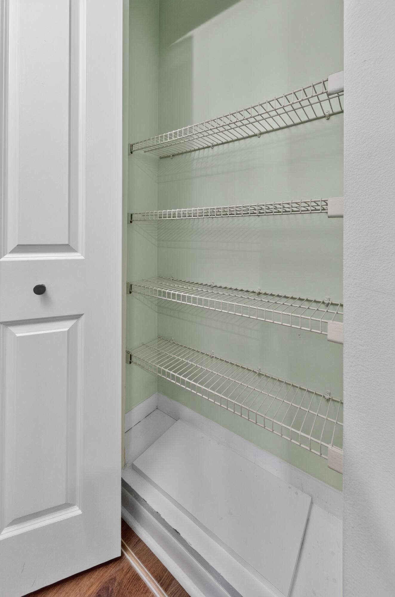 131 Yacht Club Way, #109, Hypoluxo, FL 33462 linen closet