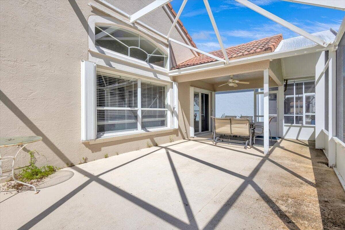 7119 SE Twin Oaks Circle, Stuart, FL 34997 82-GG3A9850