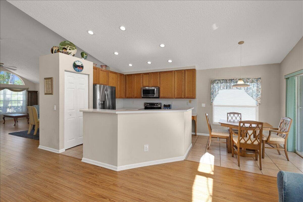 7119 SE Twin Oaks Circle, Stuart, FL 34997 Kitchen/Nook