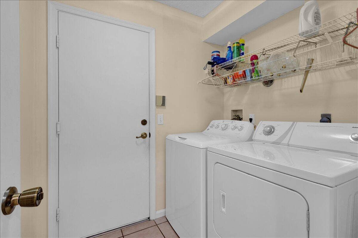 7119 SE Twin Oaks Circle, Stuart, FL 34997 Washroom