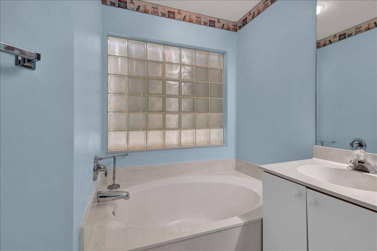 7119 SE Twin Oaks Circle, Stuart, FL 34997 50-GG3A9753