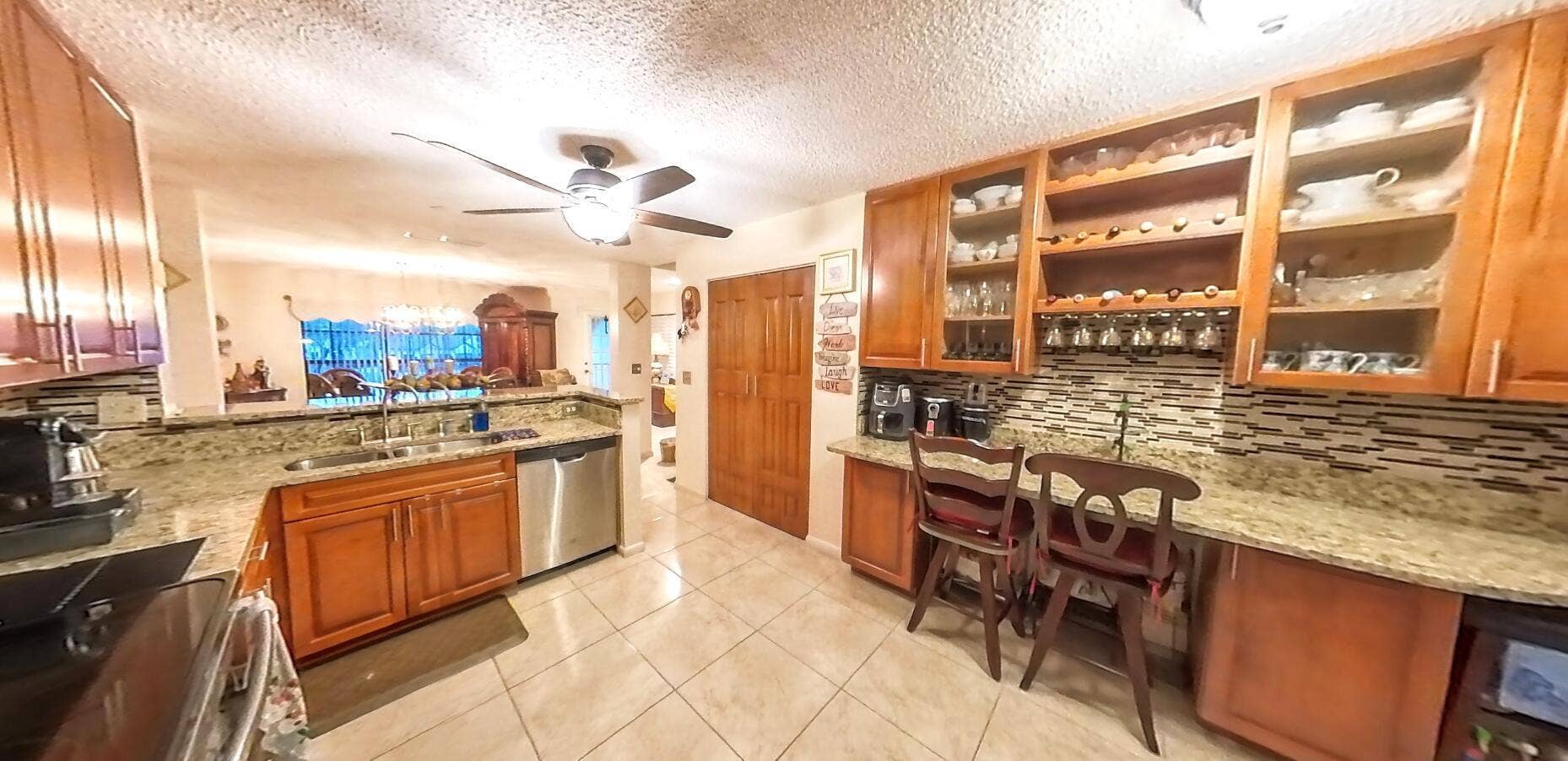 3002 Lucerne Park Drive, #5121, Greenacres, FL 33467 Kitchen