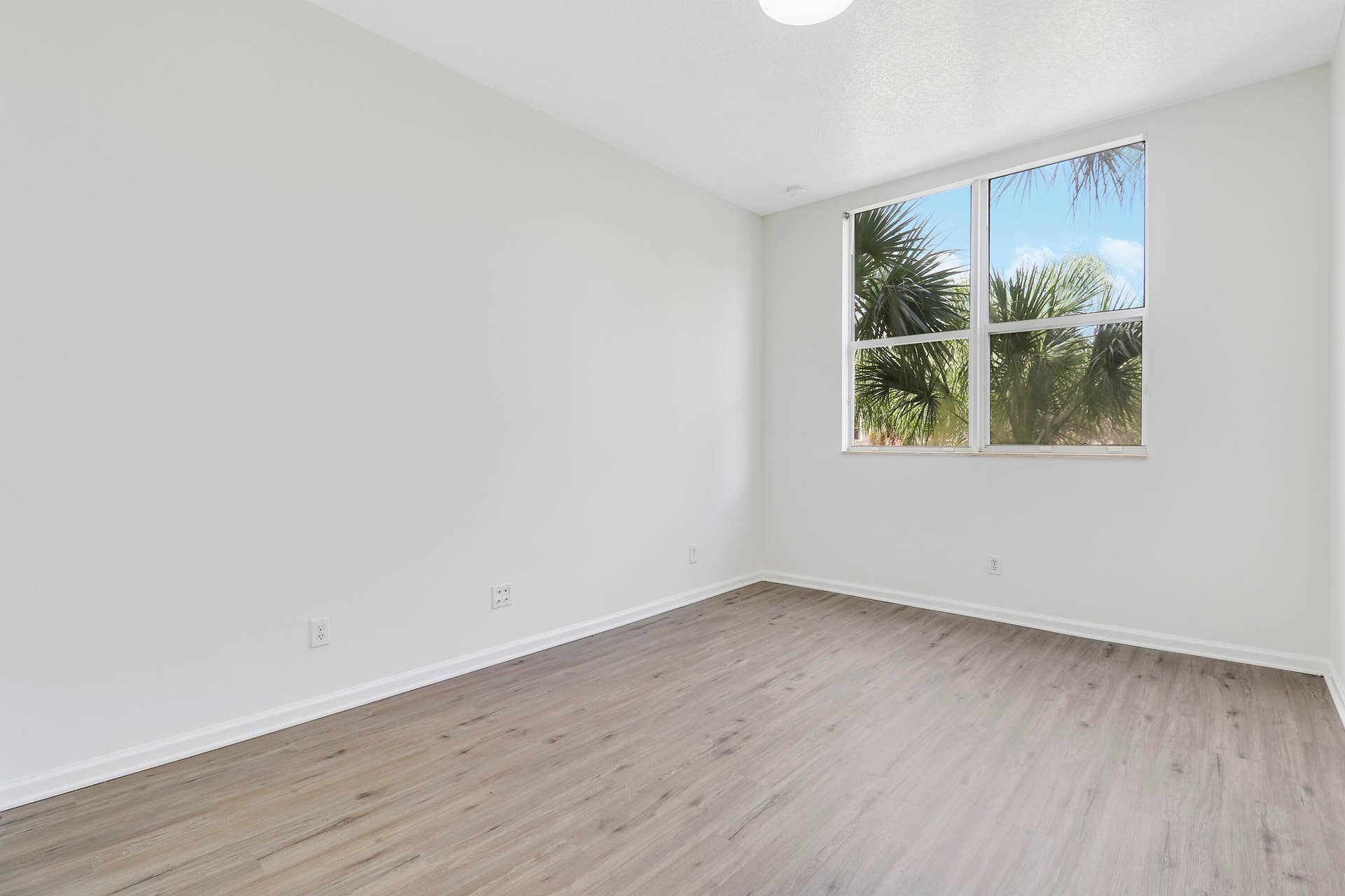 10320 SW Stephanie Way, #7-204, Port St Lucie, FL 34987 Guest Bed