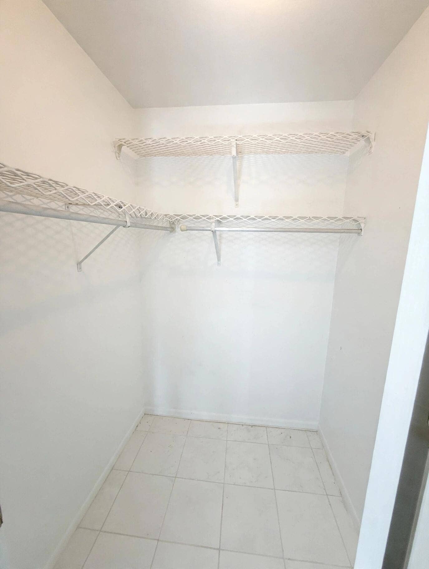 Walking Closet