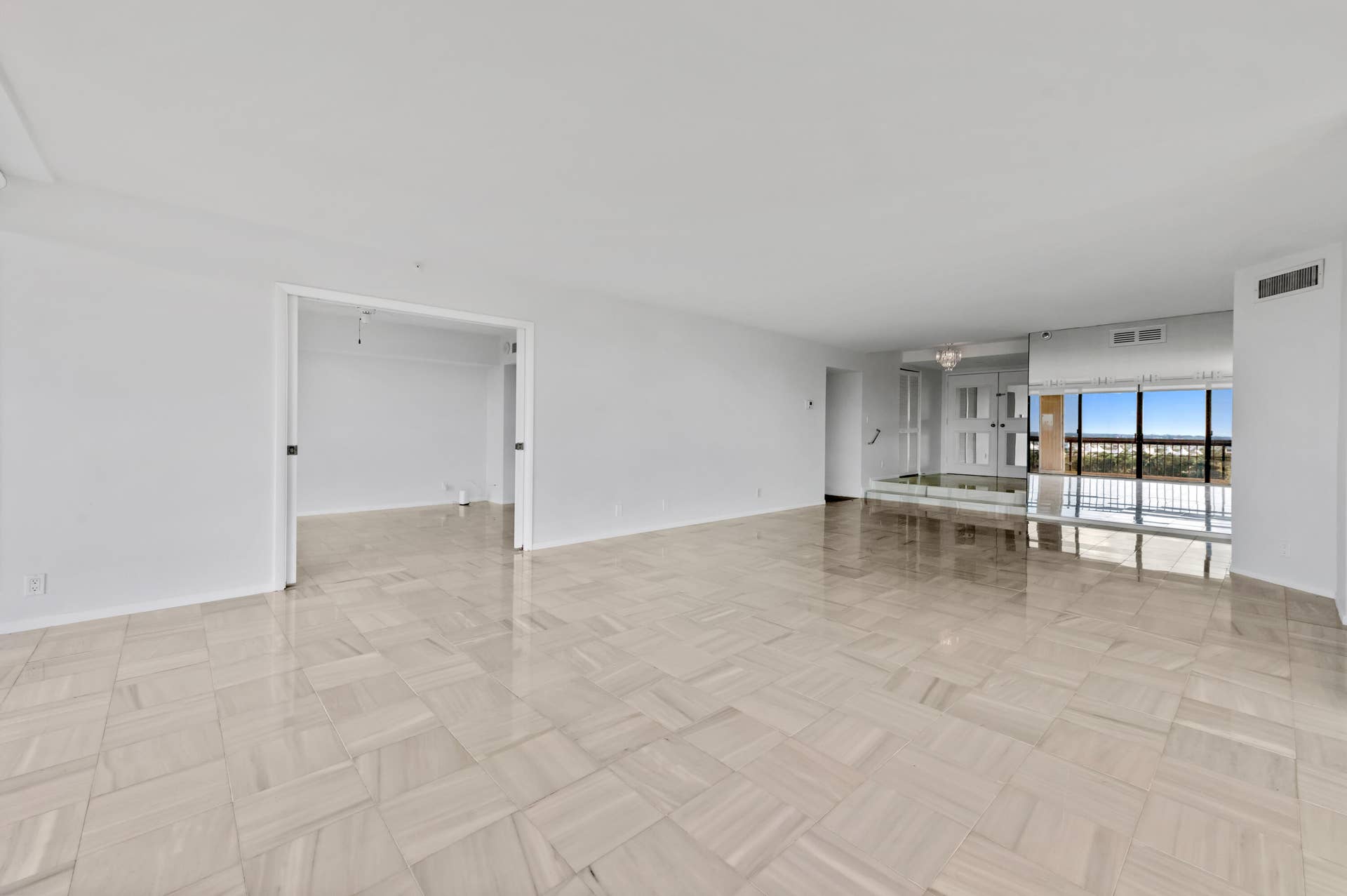 1900 CONSULATE Place, #1004, West Palm Beach, FL 33401 11 Living Room 08