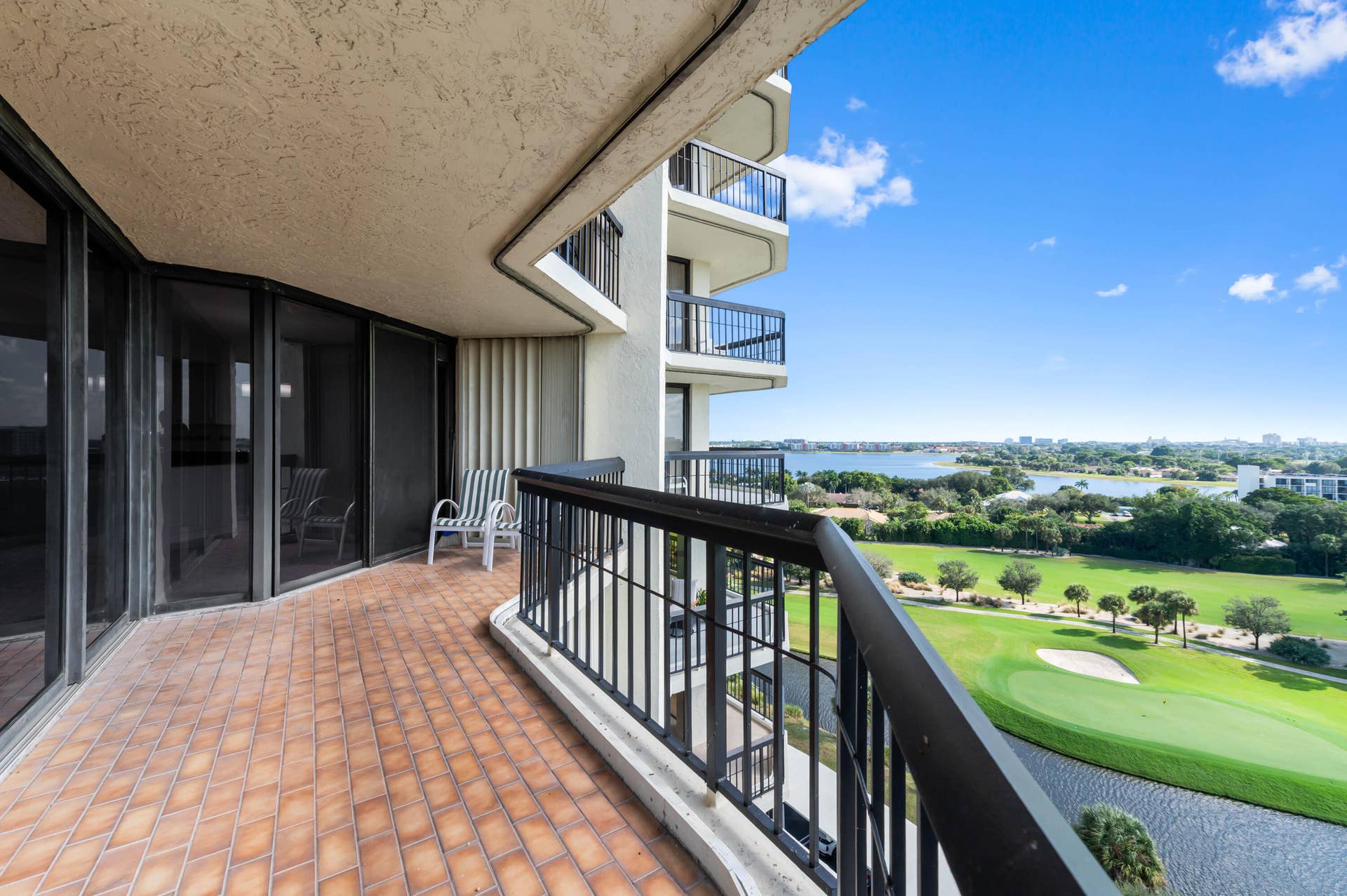 1900 CONSULATE Place, #1004, West Palm Beach, FL 33401 38 balcony 04