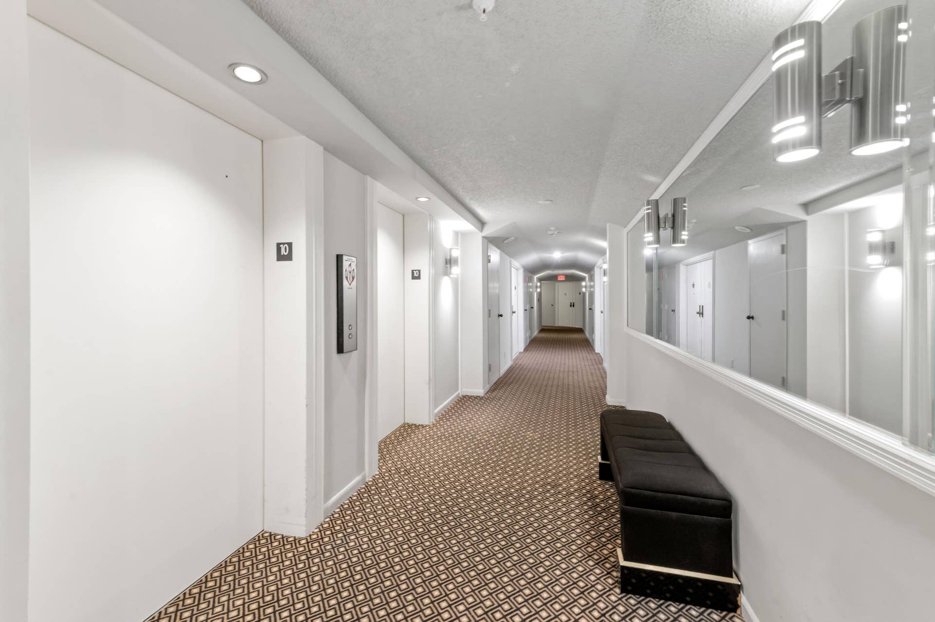 1900 CONSULATE Place, #1004, West Palm Beach, FL 33401 01 entry 01