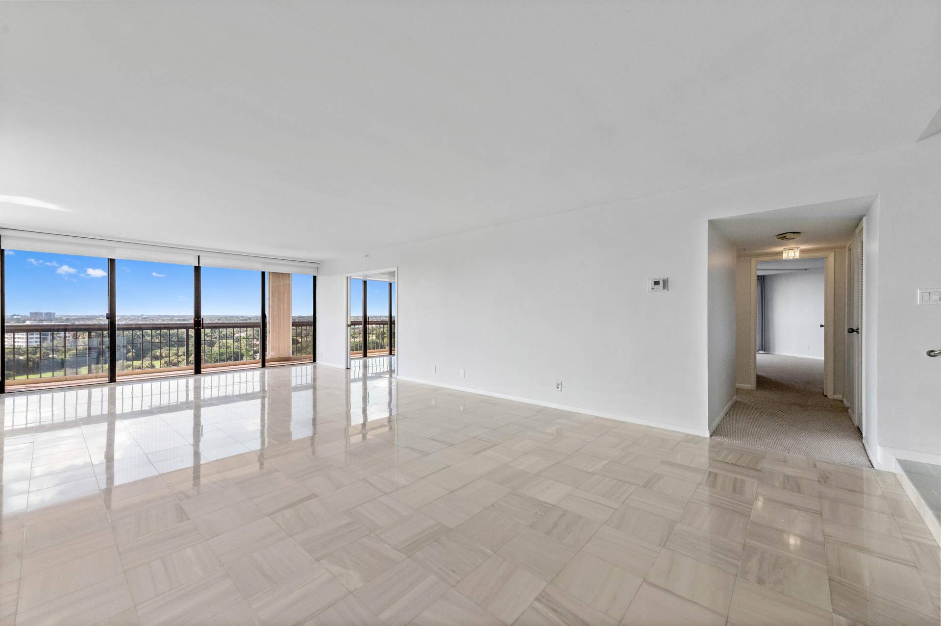 1900 CONSULATE Place, #1004, West Palm Beach, FL 33401 12 Living Room 09