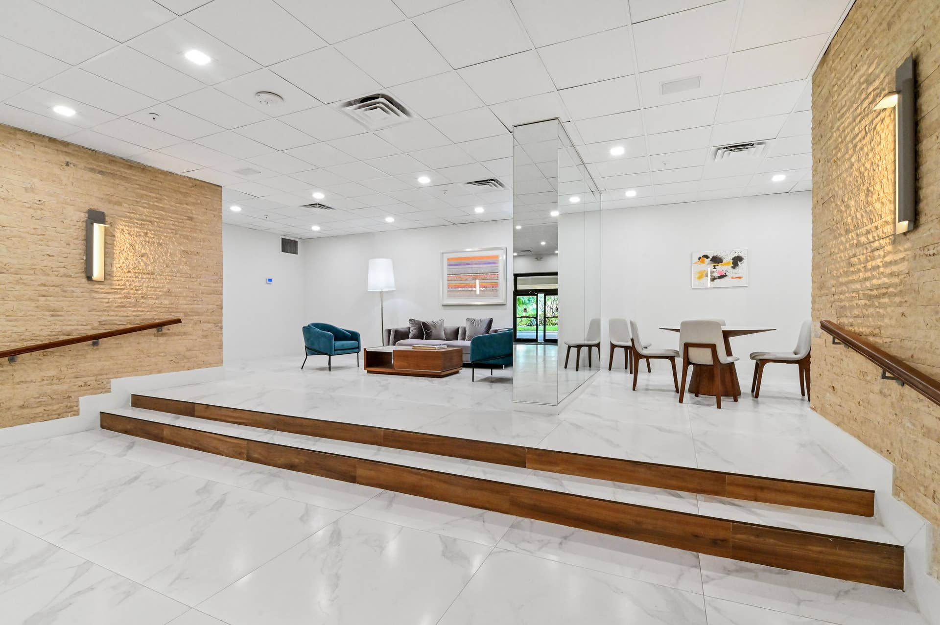 1900 CONSULATE Place, #1004, West Palm Beach, FL 33401 NEW LOBBY