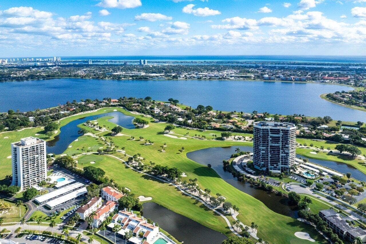 1900 CONSULATE Place, #1004, West Palm Beach, FL 33401 040-1900ConsulatePlace-506-WestPalmBeach