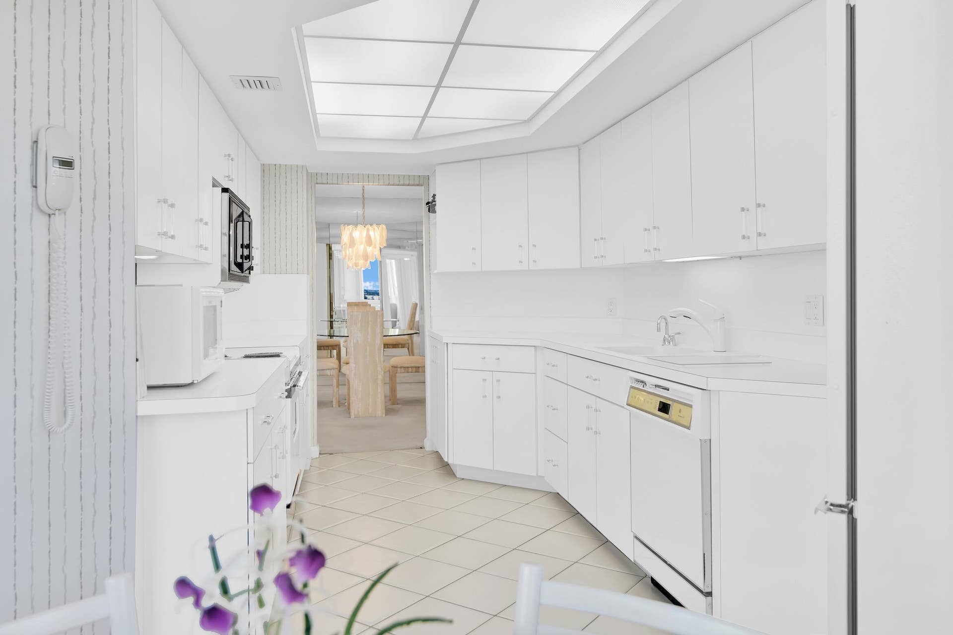 500 S Ocean Boulevard, #2201, Boca Raton, FL 33432 Kitchen