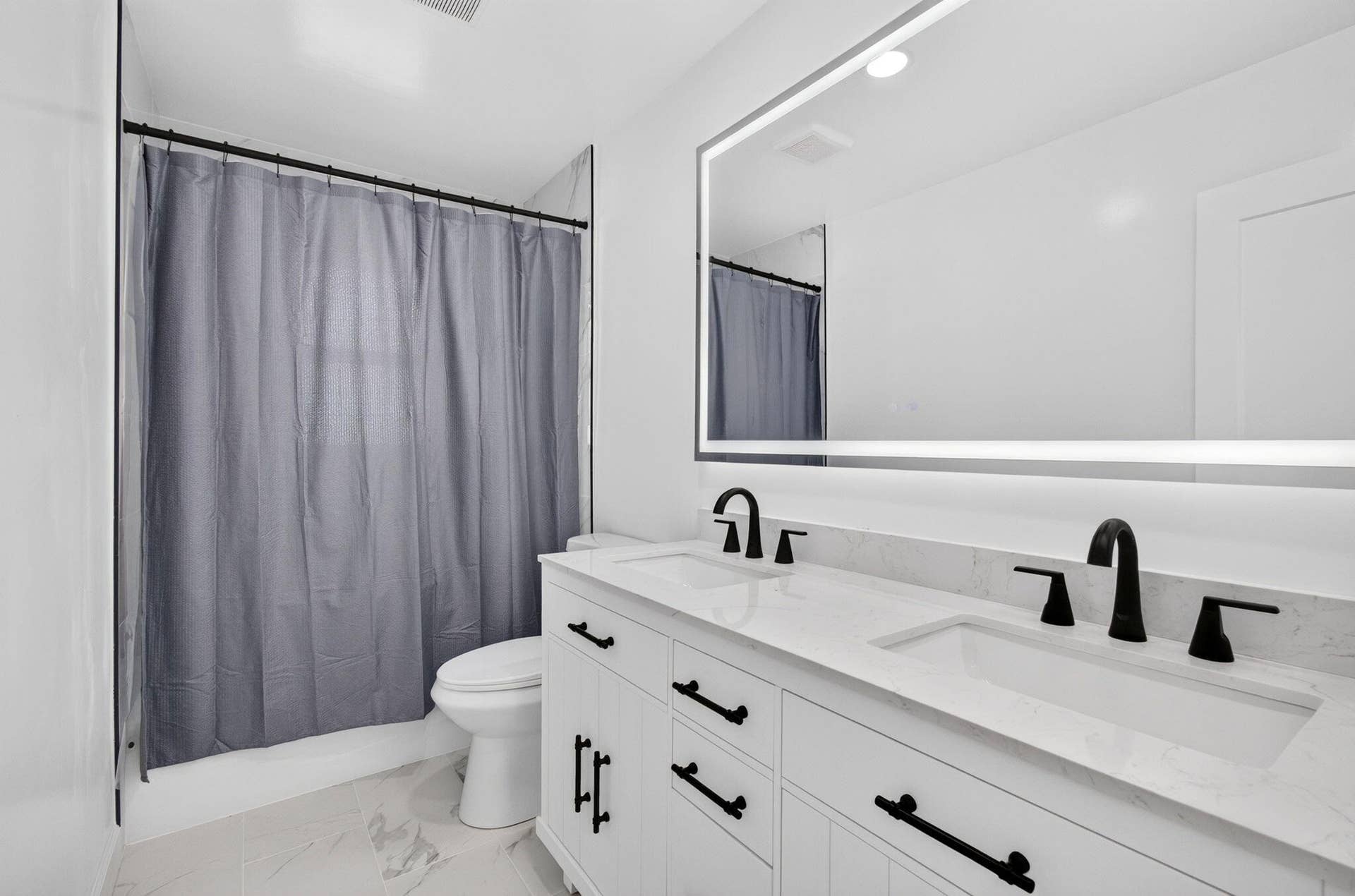 3776 DOGWOOD Avenue, Palm Beach Gardens, FL 33410 Bathroom 2-