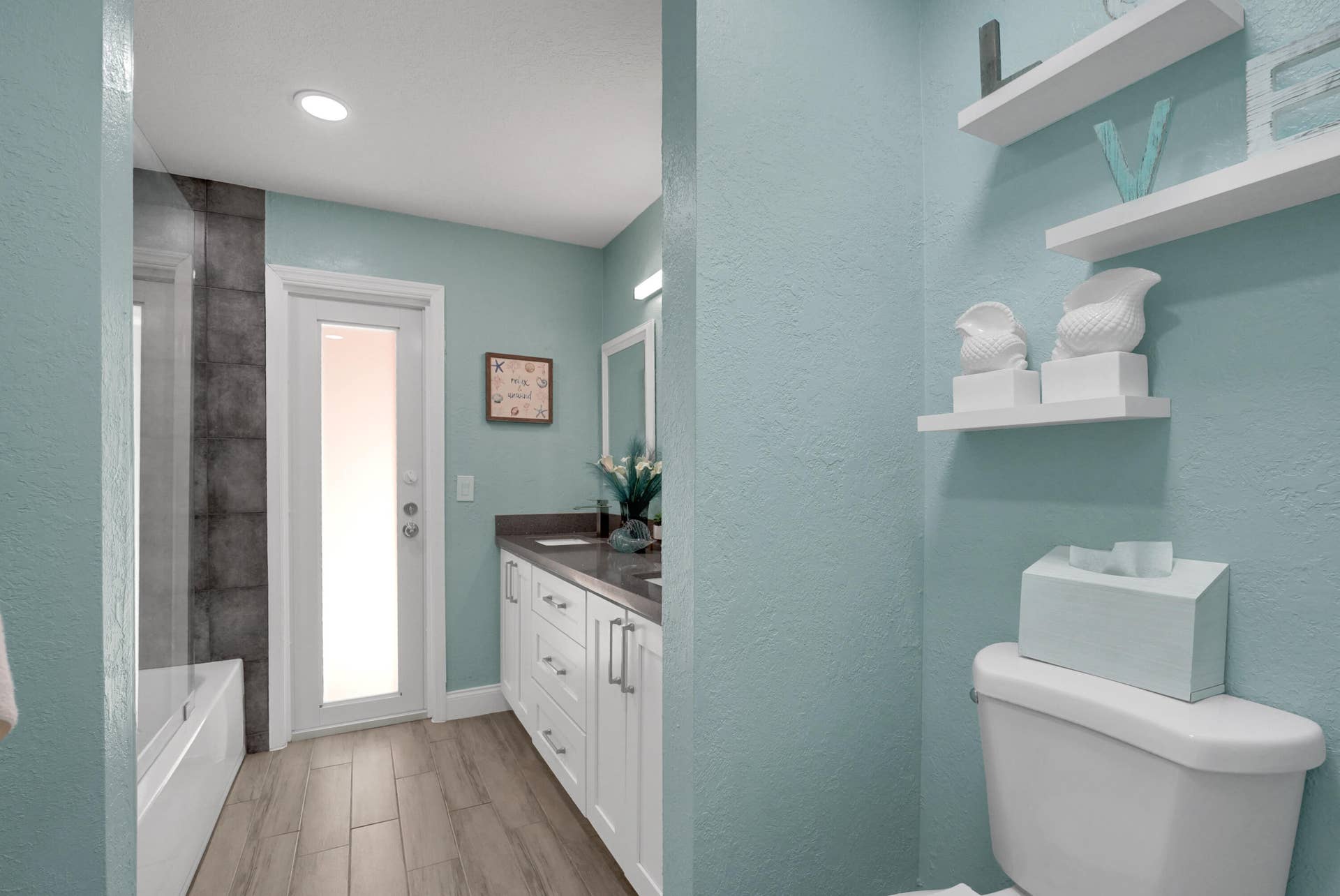 10850 NW 33RD Street, Coral Springs, FL 33065 Guest bath & Cabana Bath