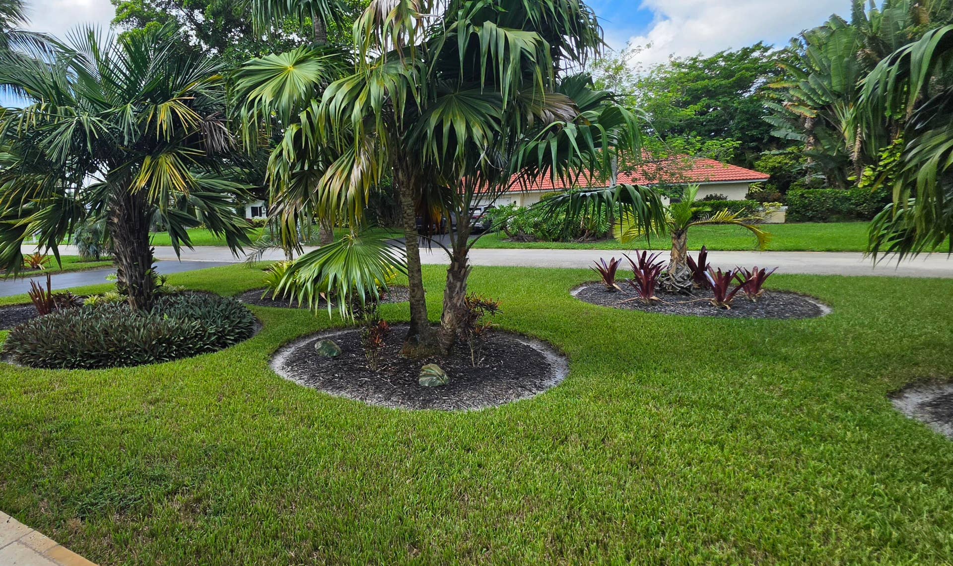 10850 NW 33RD Street, Coral Springs, FL 33065 front yard