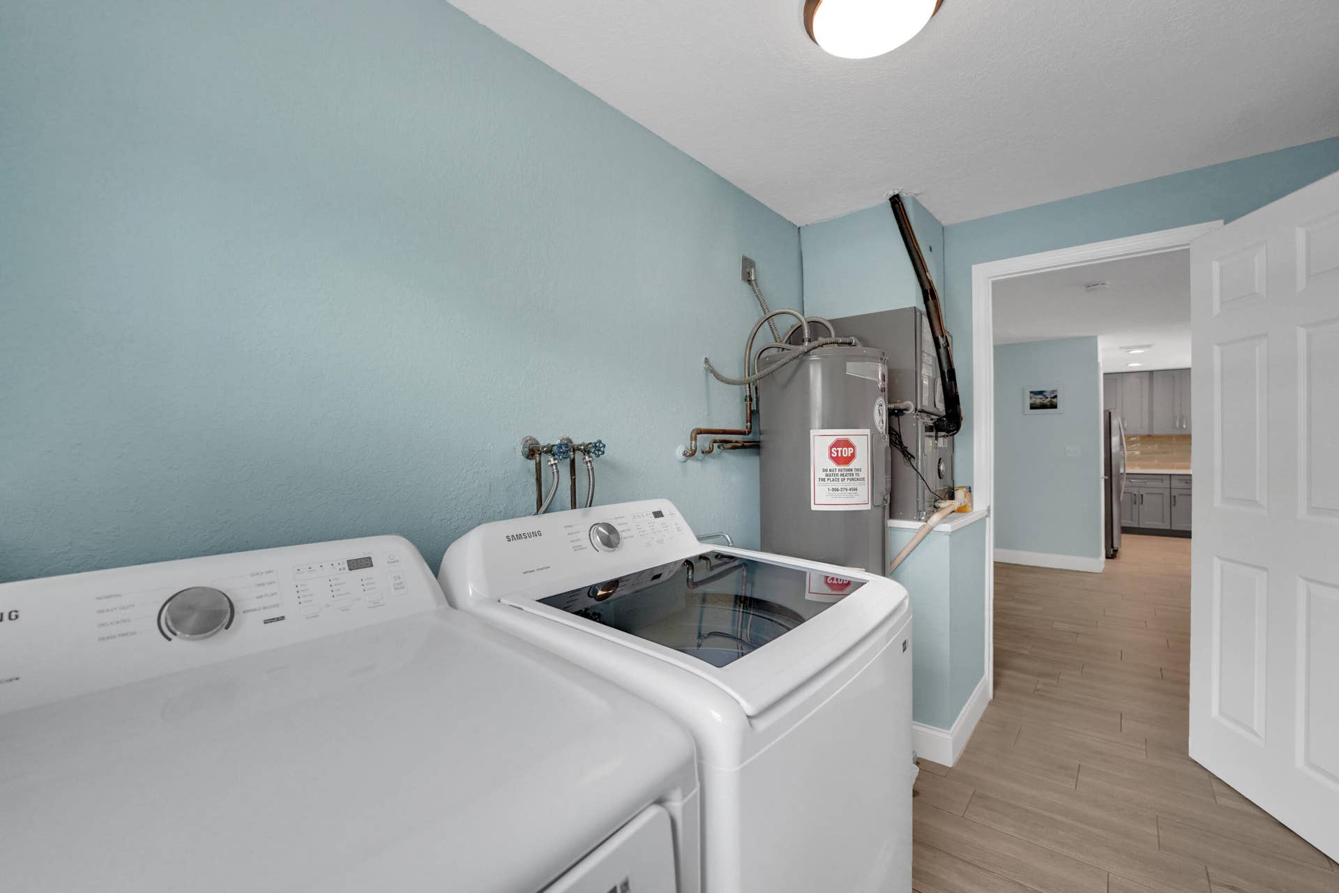 10850 NW 33RD Street, Coral Springs, FL 33065 Separate indoor laundry