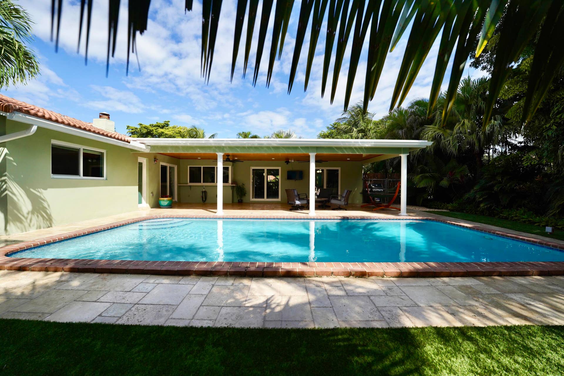 10850 NW 33RD Street, Coral Springs, FL 33065 Oversized pool