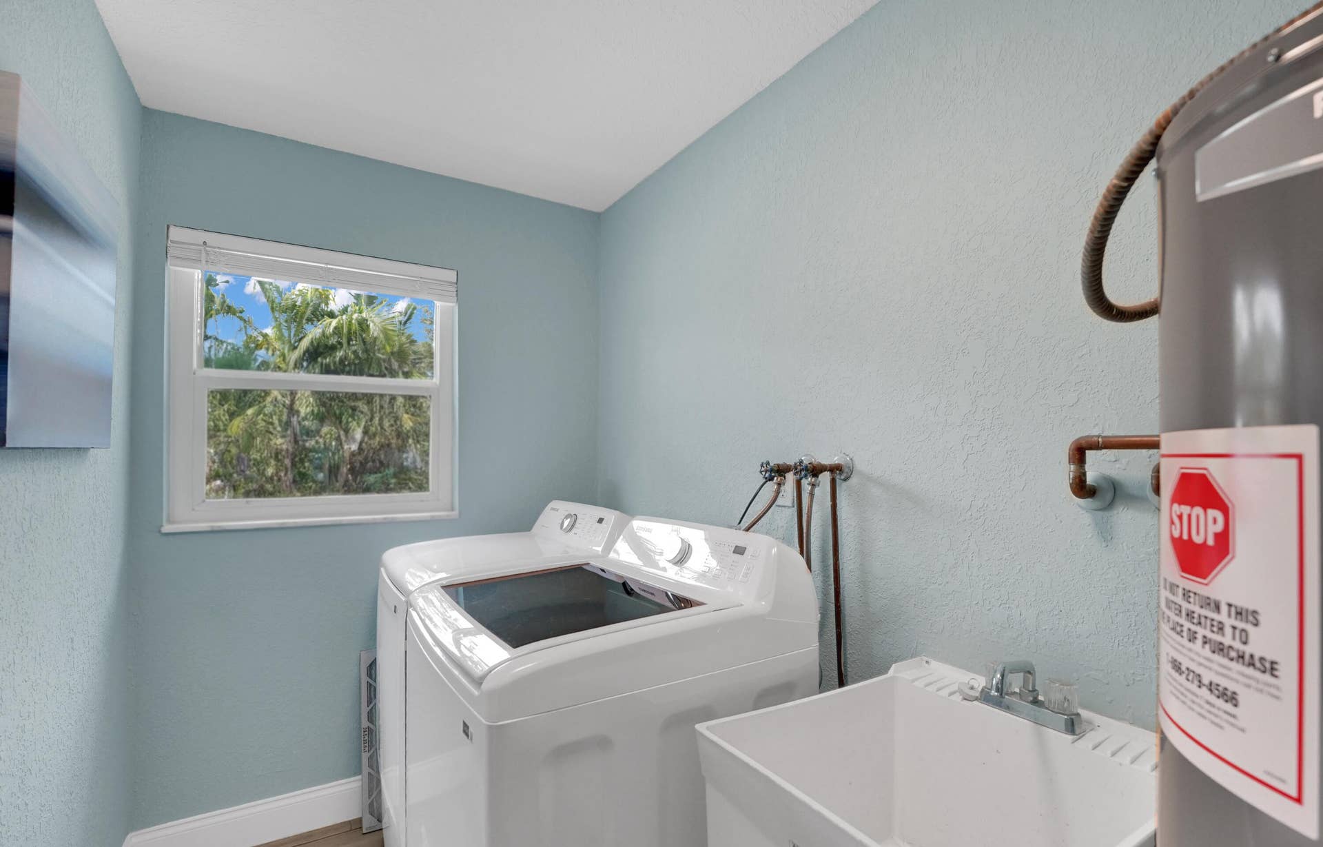 10850 NW 33RD Street, Coral Springs, FL 33065 laundry