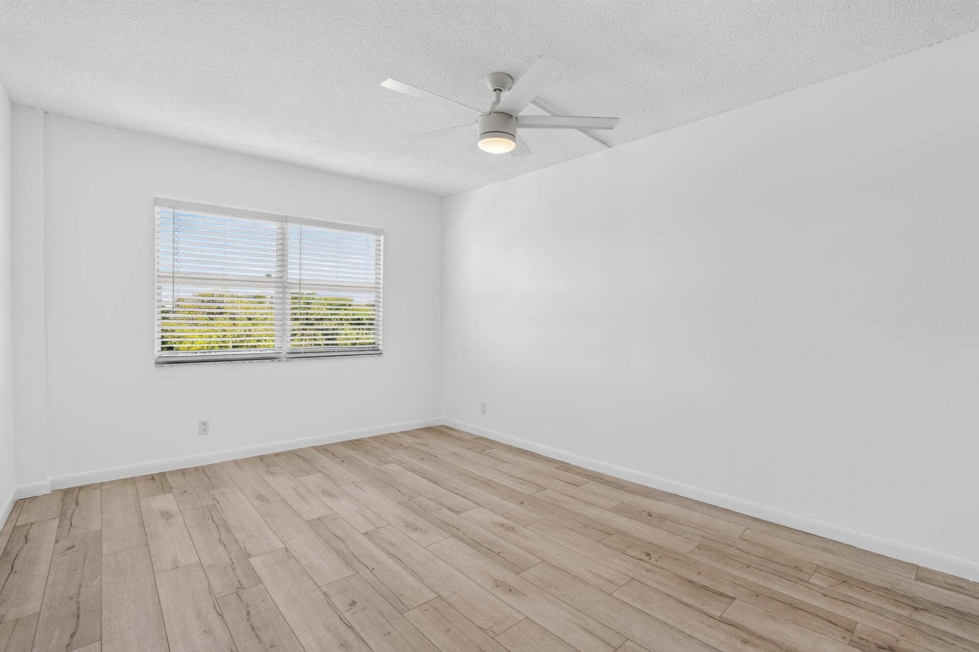 2555 NE 11TH Street, #404, Fort Lauderdale, FL 33304 Horizon 404 BEDROOM-2