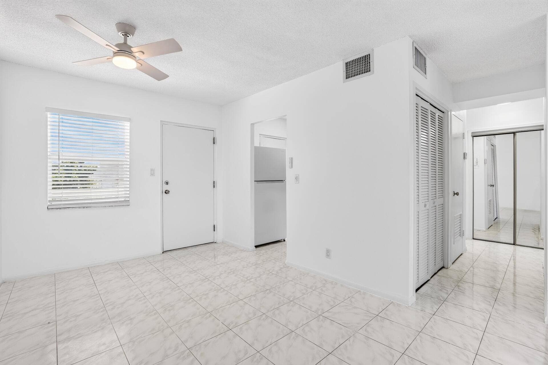 2555 NE 11TH Street, #404, Fort Lauderdale, FL 33304 Horizon 404 DINING AREA-3