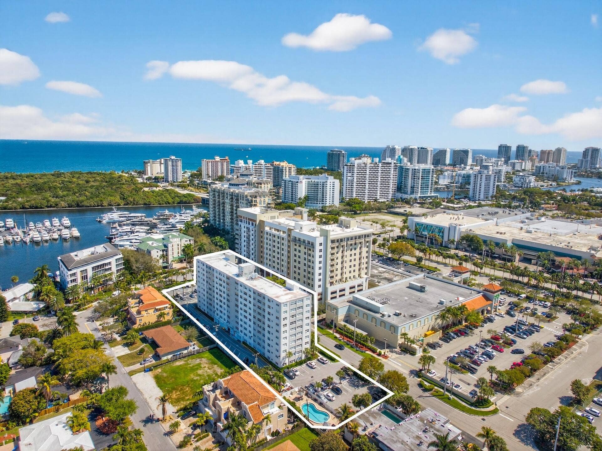 2555 NE 11TH Street, #404, Fort Lauderdale, FL 33304 Horizon 104 AERIAL LANDSCAPE2 lined