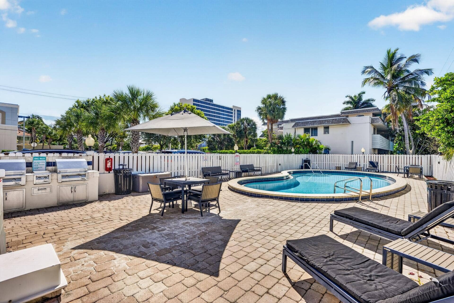 2555 NE 11TH Street, #404, Fort Lauderdale, FL 33304 Horizon 404 AREA