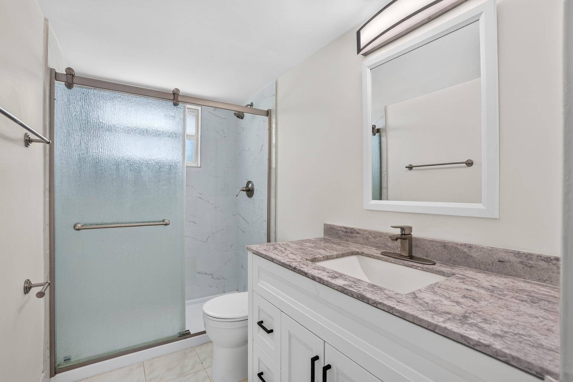 2555 NE 11TH Street, #404, Fort Lauderdale, FL 33304 Horizon 404 BATHROOM