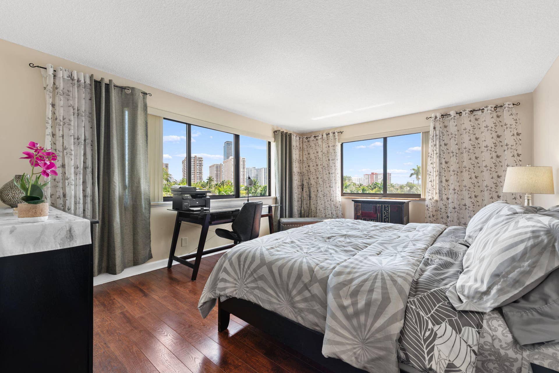 301 GOLDEN ISLES Drive, #401, Hallandale Beach, FL 33009 4-web-or-mls-_BWP0371