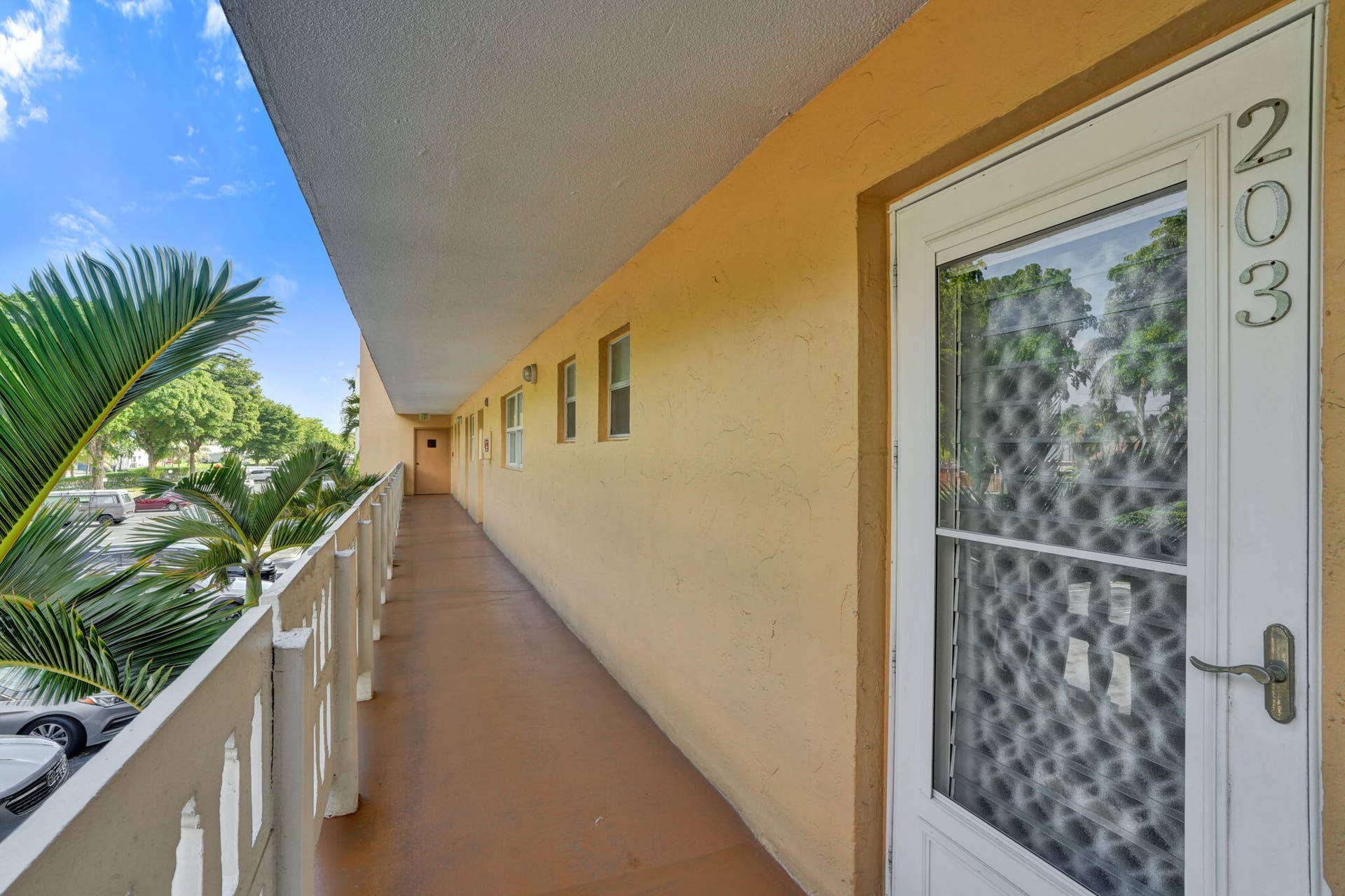 202 SE 10TH Street, #203, Dania Beach, FL 33004 Door outside